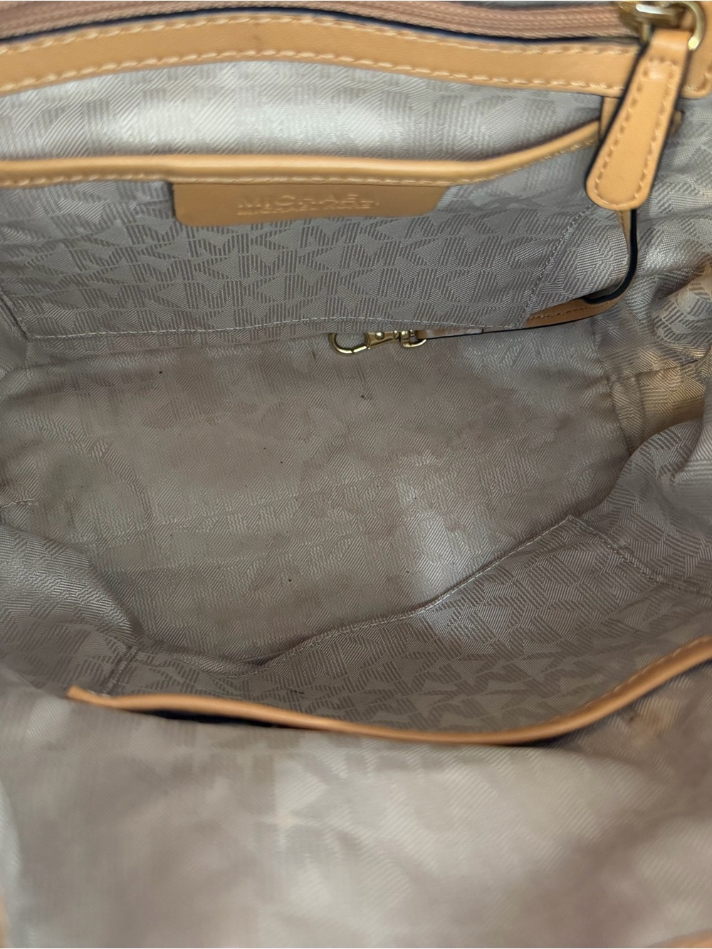 Michael Kors Leather Colorblock Bucket Shoulder/Crossbody Bag Black, White & Tan - Picture 14 of 16